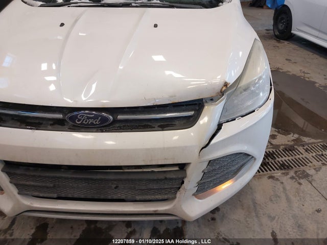 1FMCU0GX9EUD27321 Ford Escape