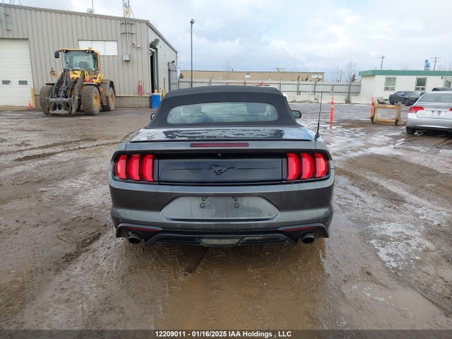 1FATP8UH2K5179726 Ford 4v