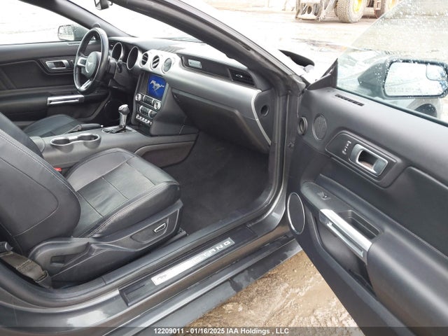 1FATP8UH2K5179726 Ford 4v