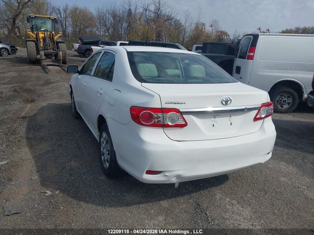 12209118 :رقم المزاد ، 2T1BU4EE2BC615442 vin ، 2011 Toyota Corolla S/le مزاد بيع