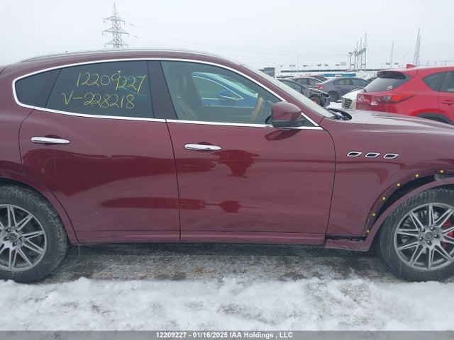 ZN661XUL6HX228218 Maserati m156d