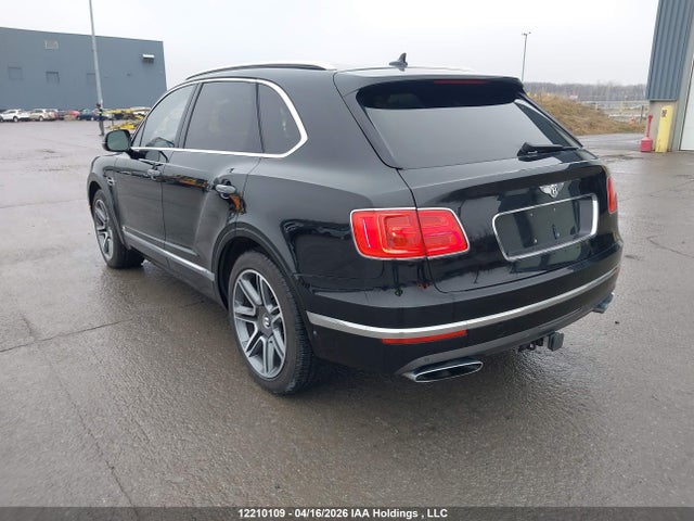 Bentley Bentayga 2018 SJAAC4ZV1JC017599 Image 3