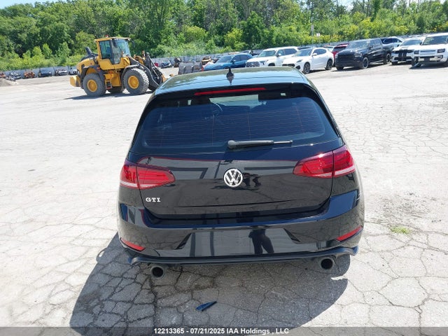 3VW447AU4JM290027 Volkswagen Golf GTI