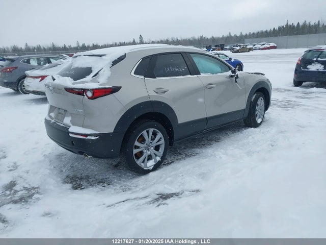 3MVDMBDM4PM526426 Mazda pyukd