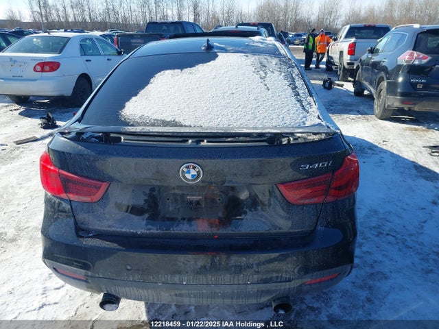 WBA8Y3C38HG450840 BMW 340i