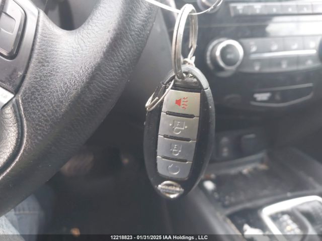 5N1AT2MV4HC851995 Nissan Rogue Sv/sl