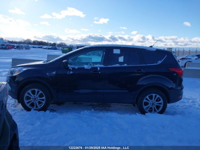 1FMCU9GD2KUB89997 Ford ESCAPE SE