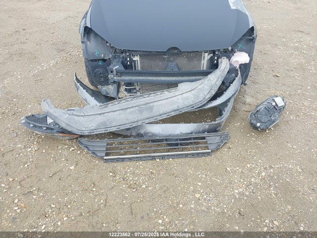 3VWG17AU6JM293257 Volkswagen Golf