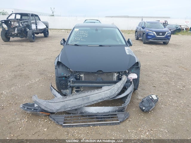 3VWG17AU6JM293257 Volkswagen Golf