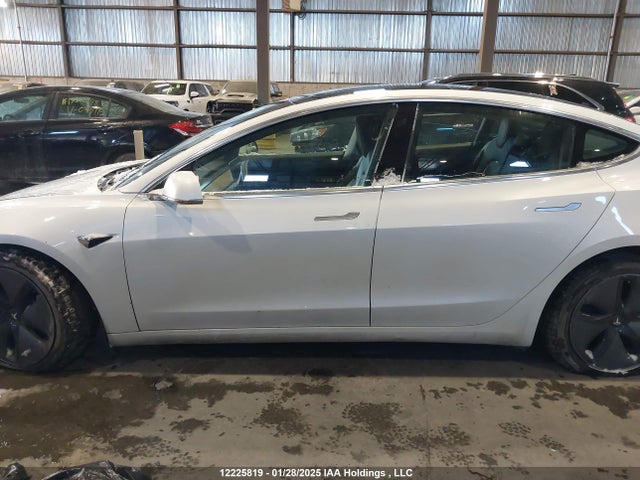 5YJ3E1EA5LF704108 Tesla MODEL 3