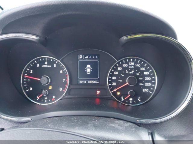 3KPFL4A77JE205277 KIA mpi nu