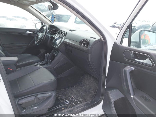 3VV2B7AXXJM153234 Volkswagen Tiguan Comfortline