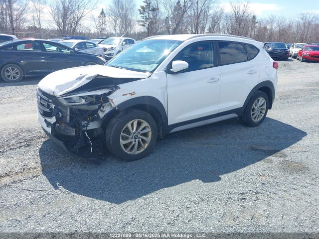 KM8J3CA47HU527757 Hyundai Tucson Premium