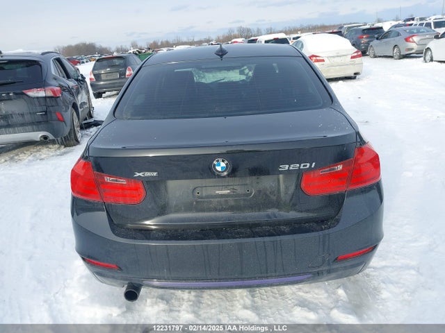 BMW 320i 2014 WBA3C3C58EP661929 Image 16