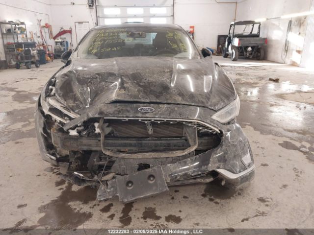 3FA6P0RU8KR155593 Ford Fusion Titanium
