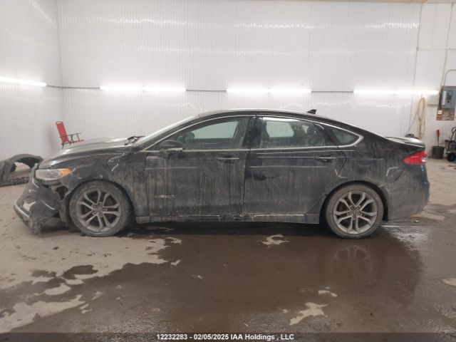 3FA6P0RU8KR155593 Ford Fusion Titanium