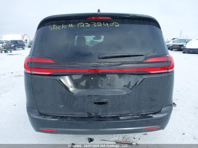 Chrysler Pacifica Touring L 2024 2C4RC1BG9RR171282 Image 17