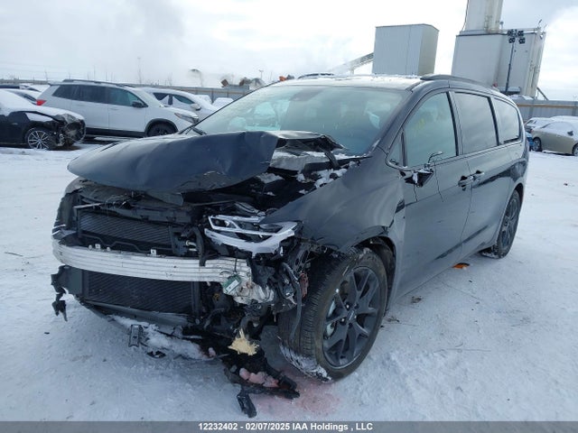 Chrysler Pacifica Touring L 2024 2C4RC1BG9RR171282 Image 2