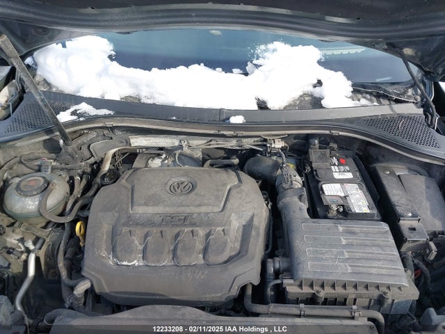 Volkswagen Tiguan 2018 3VV2B7AX5JM126992 Image 10