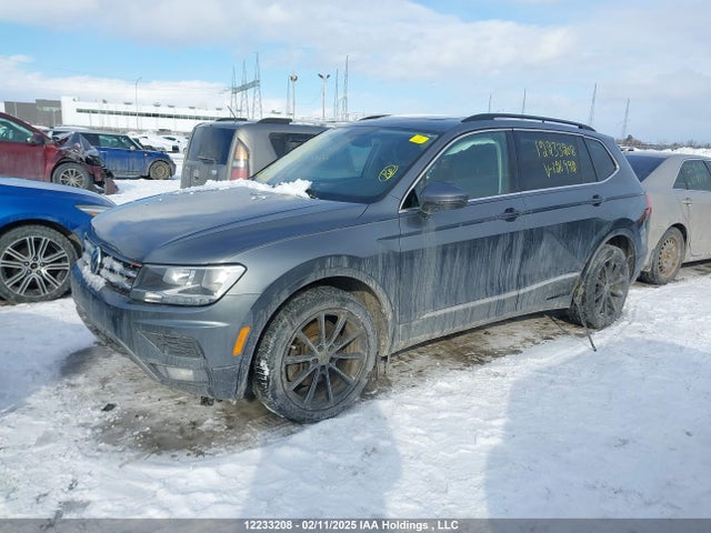 Volkswagen Tiguan 2018 3VV2B7AX5JM126992 Image 2