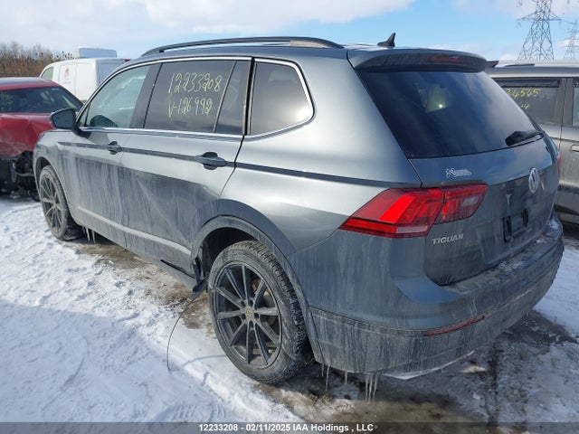 Volkswagen Tiguan 2018 3VV2B7AX5JM126992 Image 3
