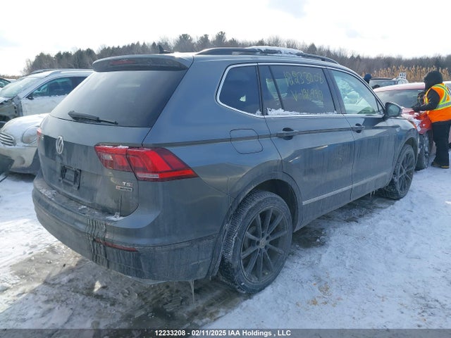 Volkswagen Tiguan 2018 3VV2B7AX5JM126992 Image 4