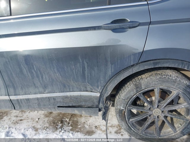 Volkswagen Tiguan 2018 3VV2B7AX5JM126992 Image 6