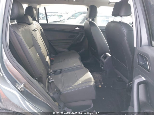 Volkswagen Tiguan 2018 3VV2B7AX5JM126992 Image 8