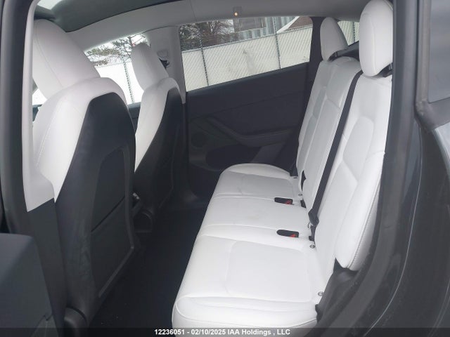 7SAYGDEE5RF990638 Tesla Model Y