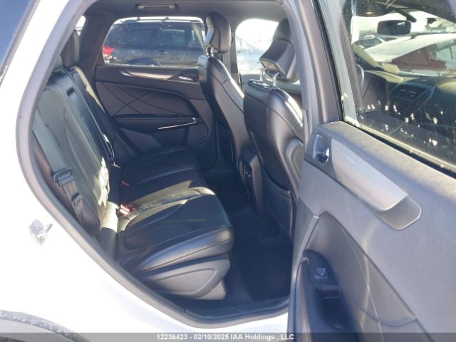 5LMCJ2D90HUL14498 Lincoln MKC SELECT