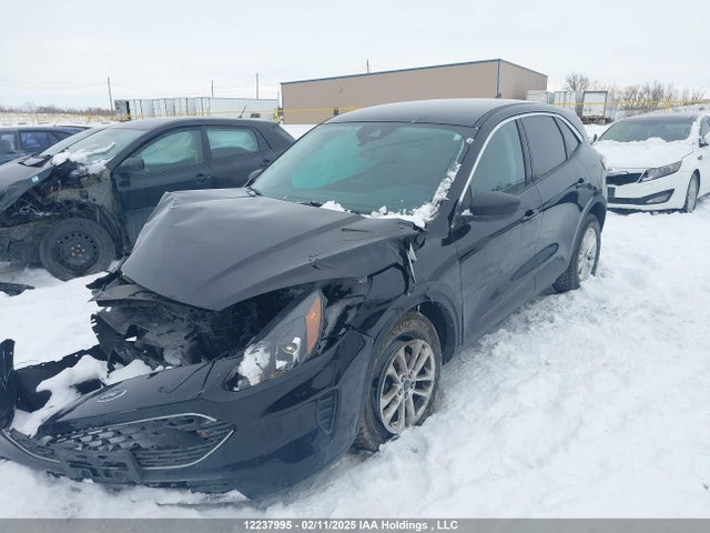 Ford ESCAPE SE 2022 1FMCU9G62NUB18062 Image 2