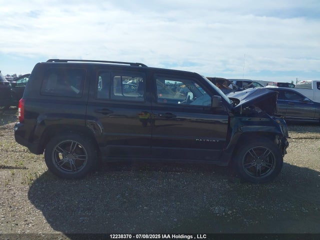 1C4NJPAB7HD187401 Jeep 2017