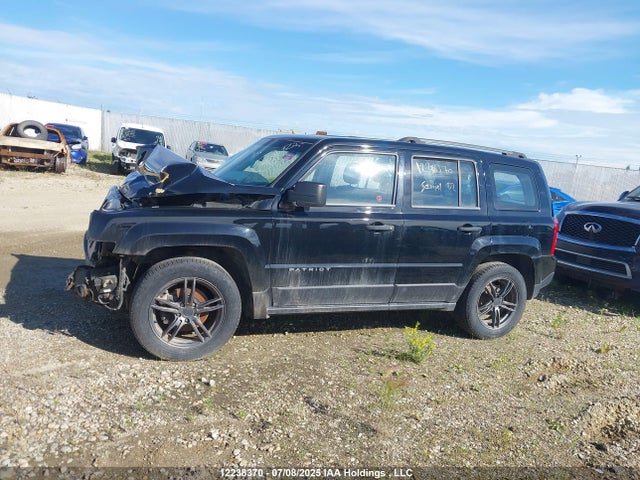 1C4NJPAB7HD187401 Jeep 2017