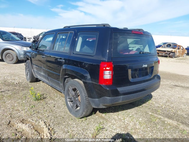 1C4NJPAB7HD187401 Jeep 2017