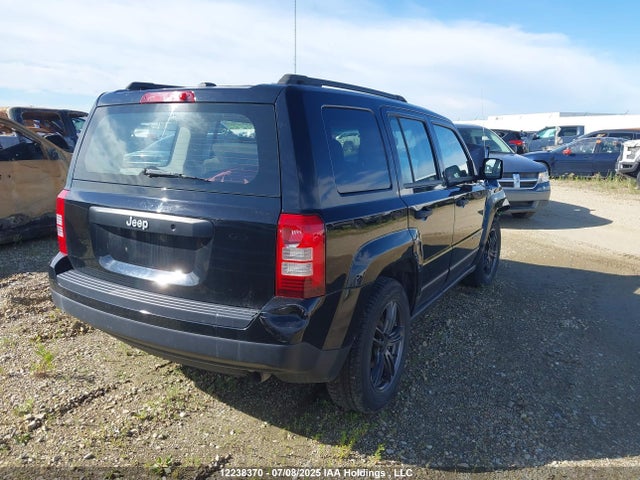1C4NJPAB7HD187401 Jeep 2017