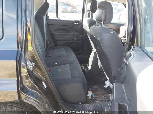 1C4NJPAB7HD187401 Jeep 2017