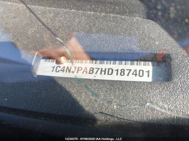1C4NJPAB7HD187401 Jeep 2017