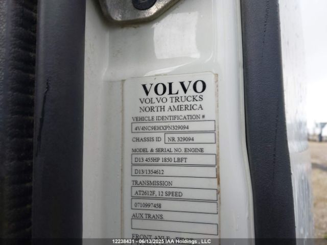 4V4NC9EHXPN329094 Volvo VNL