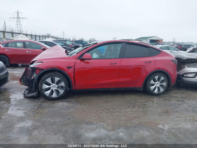 7SAYGAEE2NF393732 Tesla Model Y