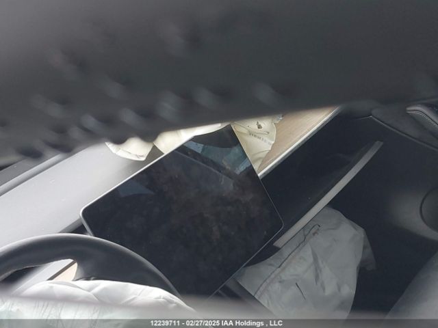 7SAYGAEE2NF393732 Tesla Model Y