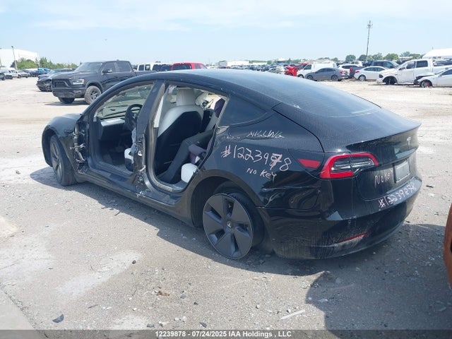 5YJ3E1EB6NF311066 Tesla MODEL 3