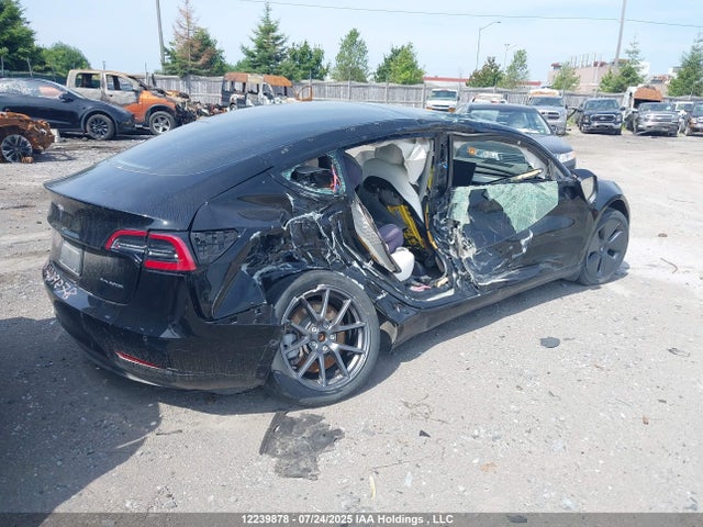 5YJ3E1EB6NF311066 Tesla MODEL 3