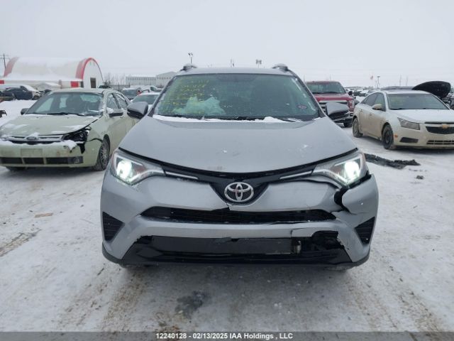2T3ZFREV8GW300387 Toyota RAV4 LE