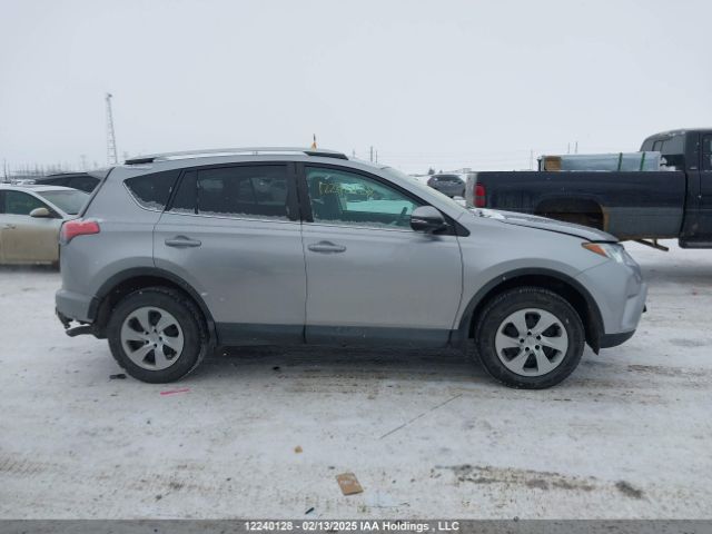 2T3ZFREV8GW300387 Toyota RAV4 LE