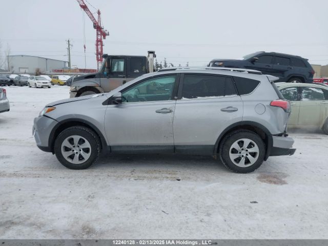 2T3ZFREV8GW300387 Toyota RAV4 LE