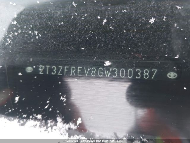 2T3ZFREV8GW300387 Toyota RAV4 LE