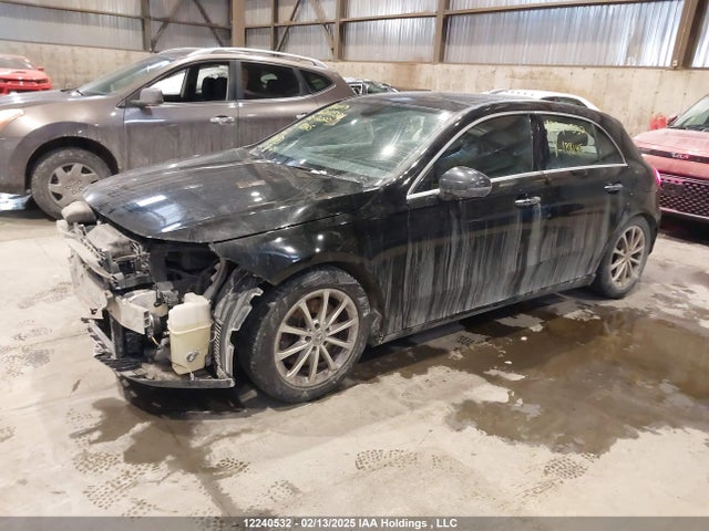 W1K3F4HB2LJ188145 Mercedes-Benz A-Class