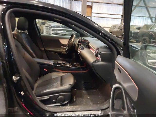 W1K3F4HB2LJ188145 Mercedes-Benz A-Class