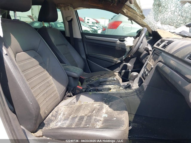 1VWBS7A39GC064161 Volkswagen 2016