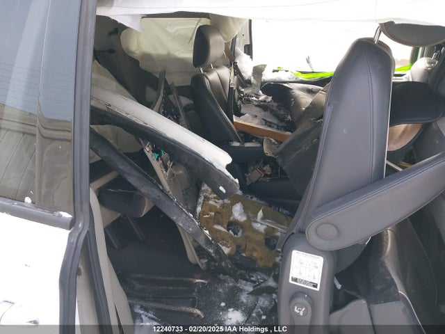 Продажа на аукционе авто 2016 Kia Sedona Sx, vin: KNDMC5C10G6118583, номер лота: 12240733
